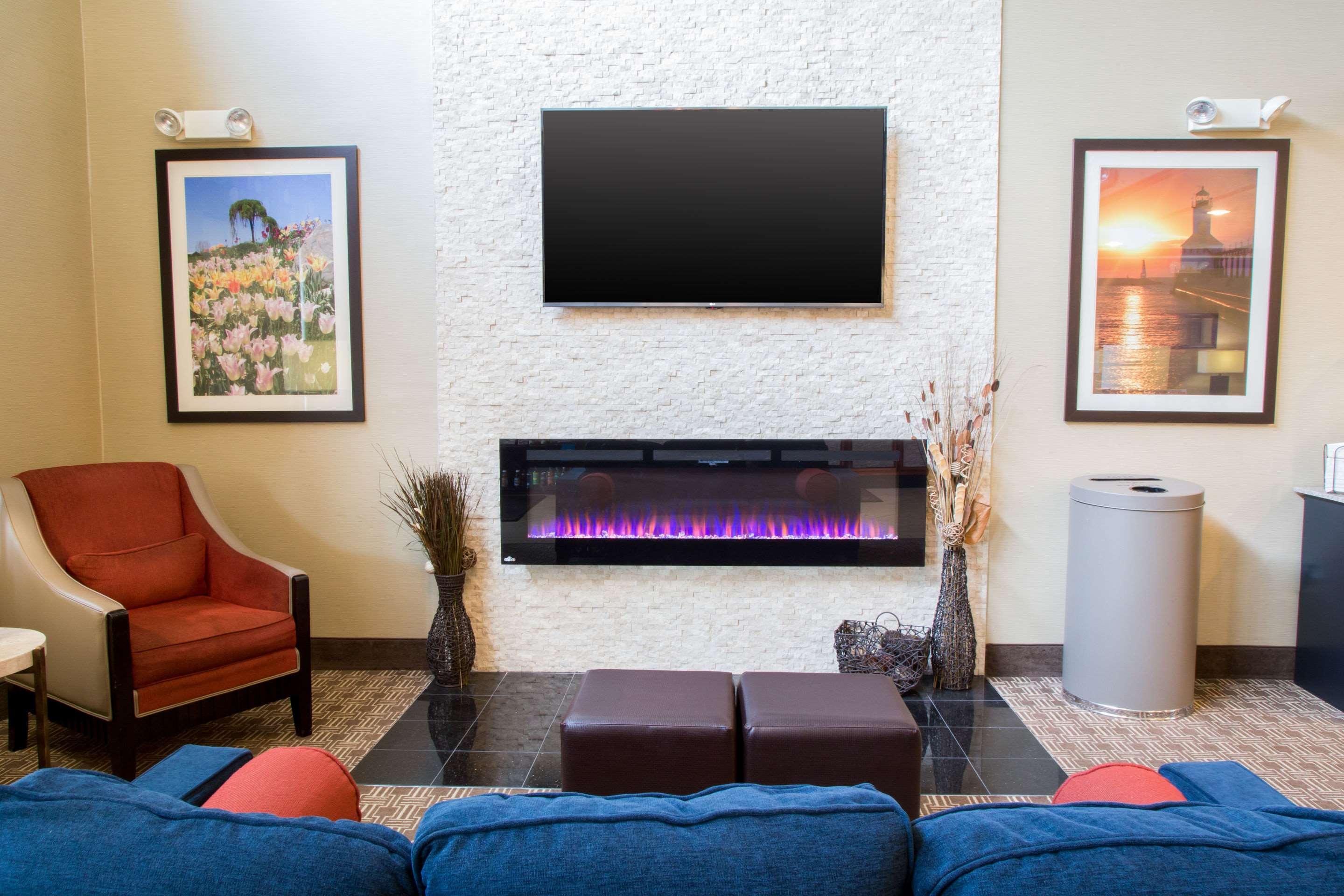 Hotel Comfort Grand Rapids South 3*