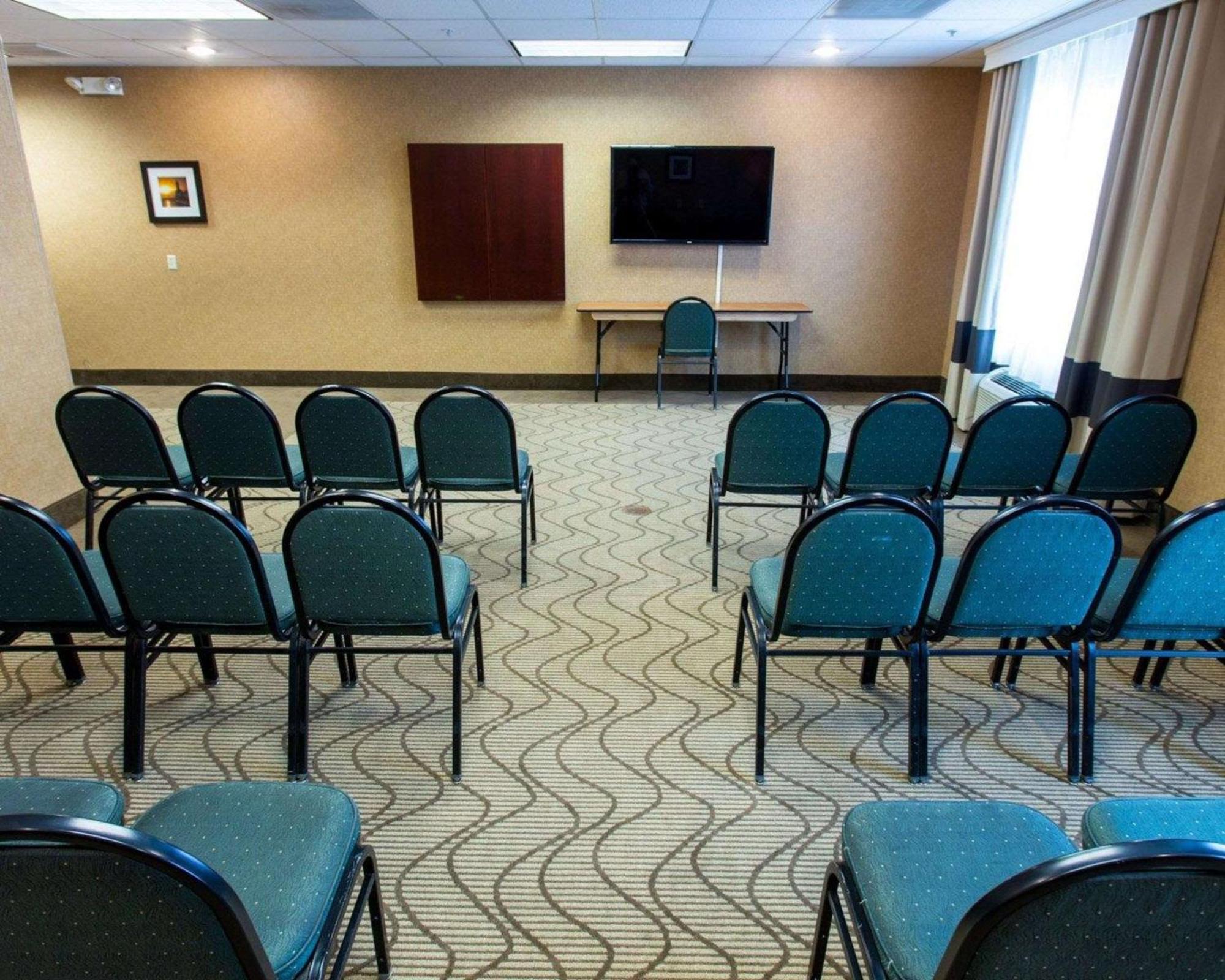 Comfort Grand Rapids South 3*
