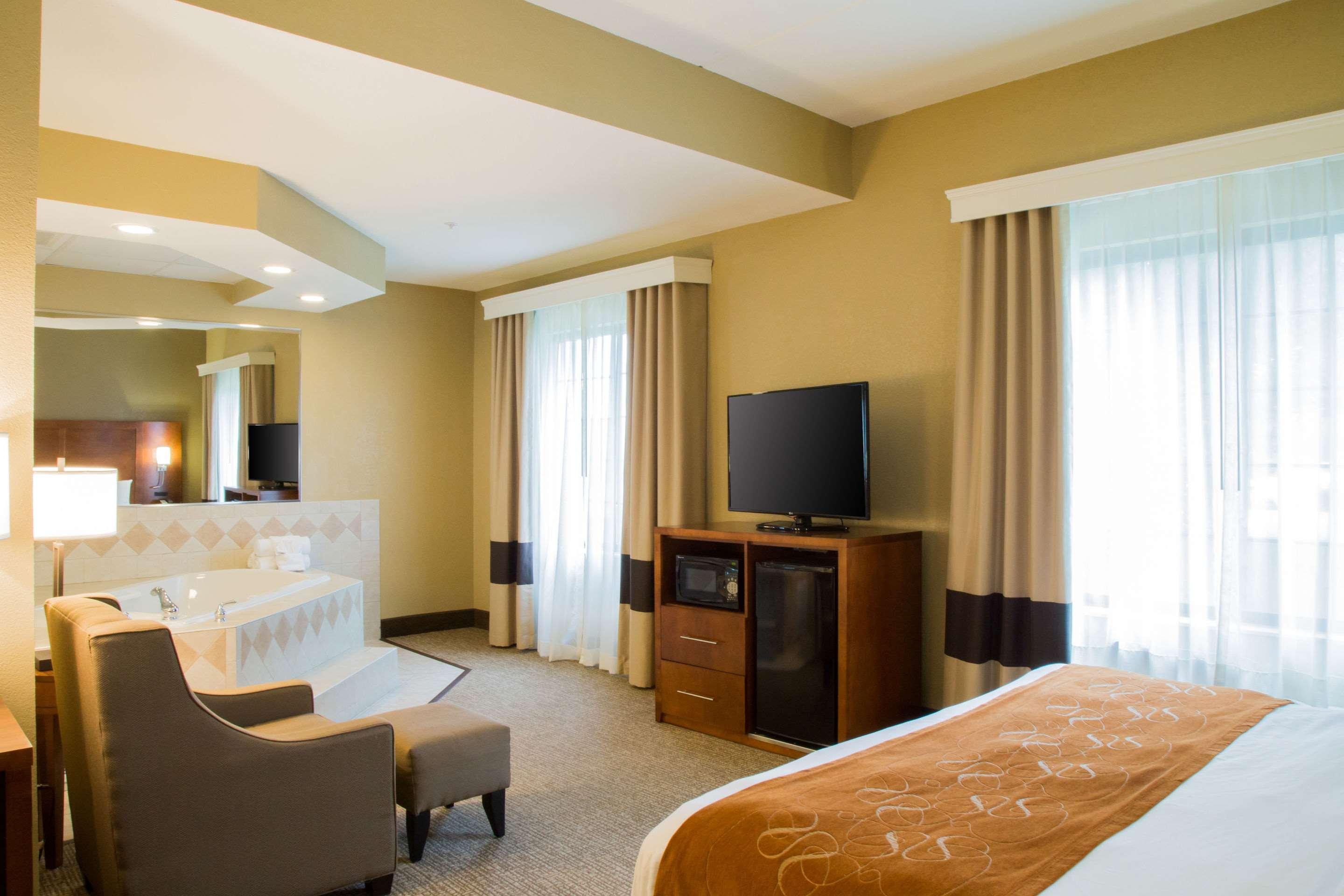 Hotel Comfort Grand Rapids South