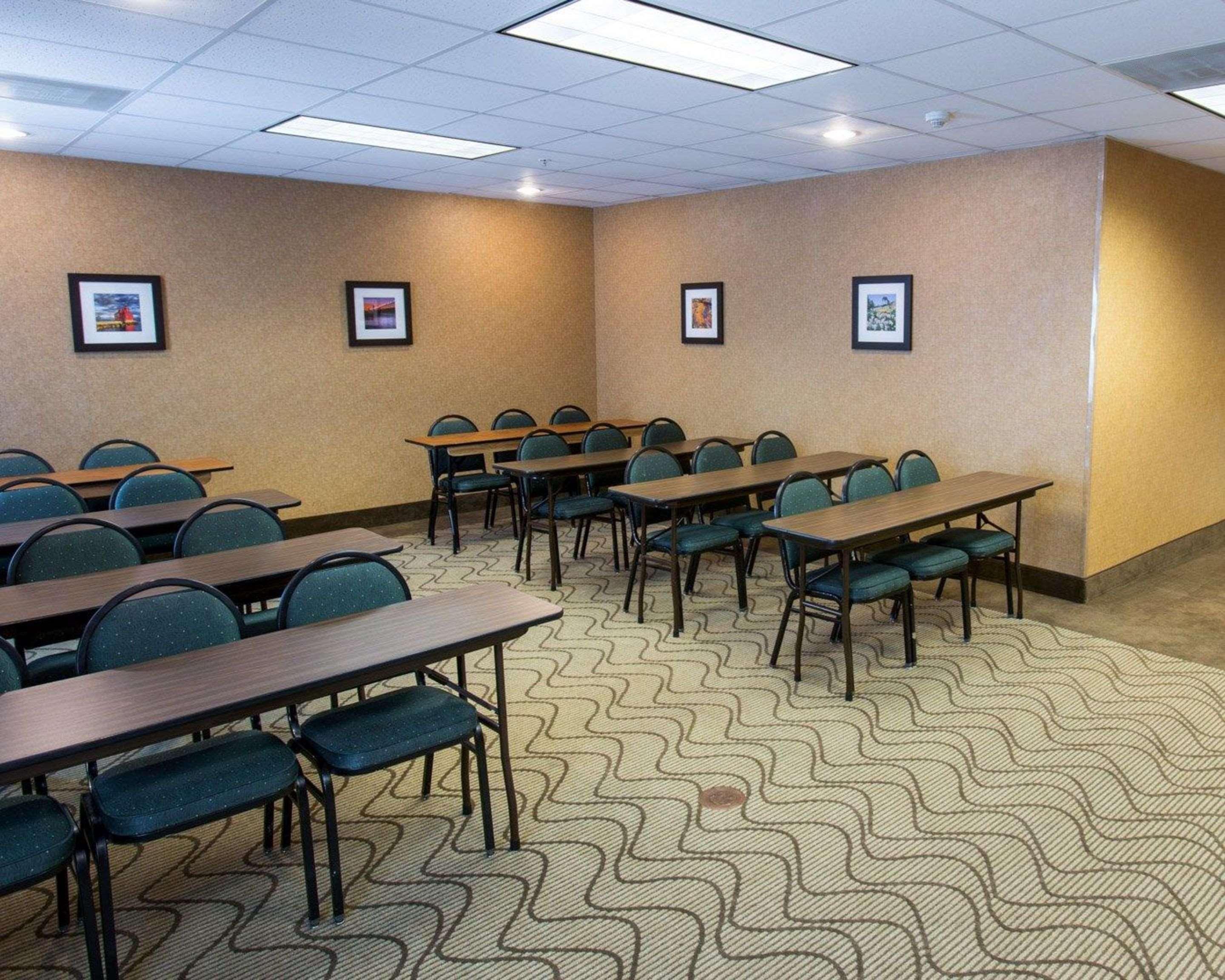 Hotel Comfort Grand Rapids South