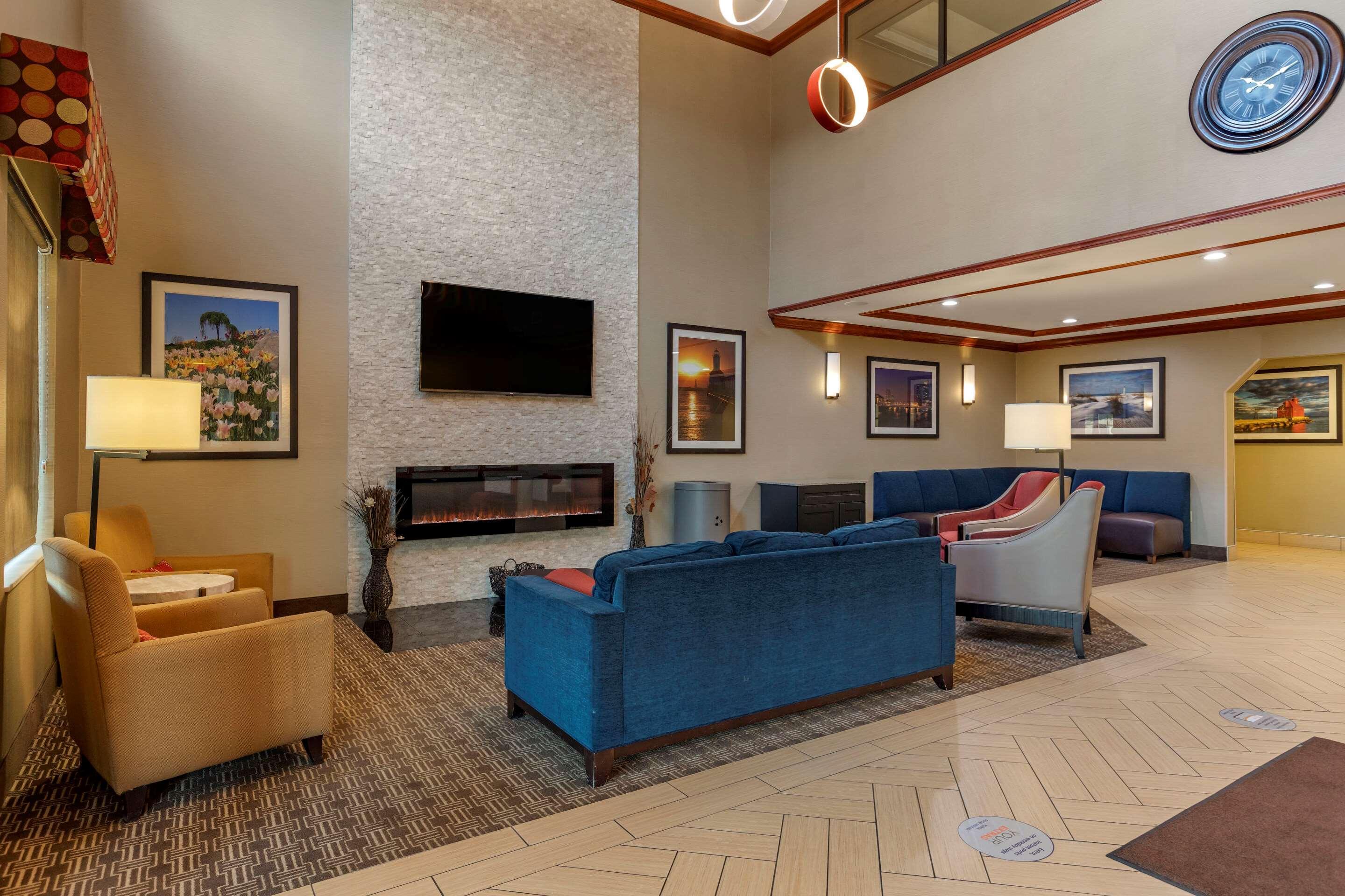 Hotel Comfort Grand Rapids South 3*